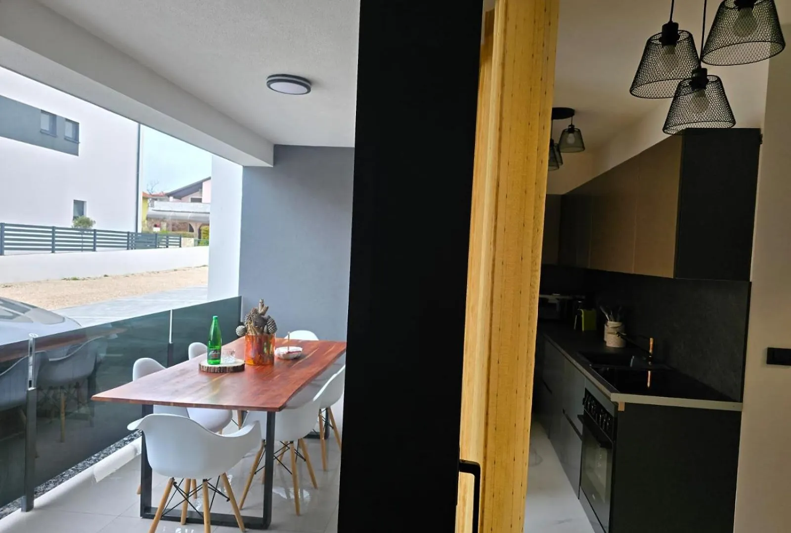 Miliva Apartments Vir