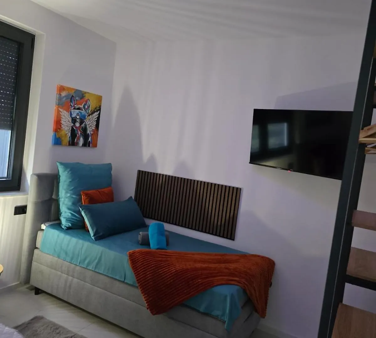 Miliva Apartments Vir